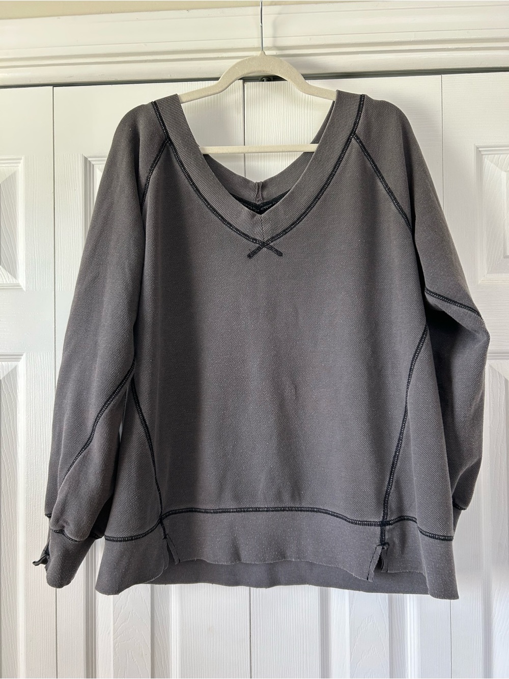 Aerie Gray Stitch‑Detail Sweatshirt – Size Small